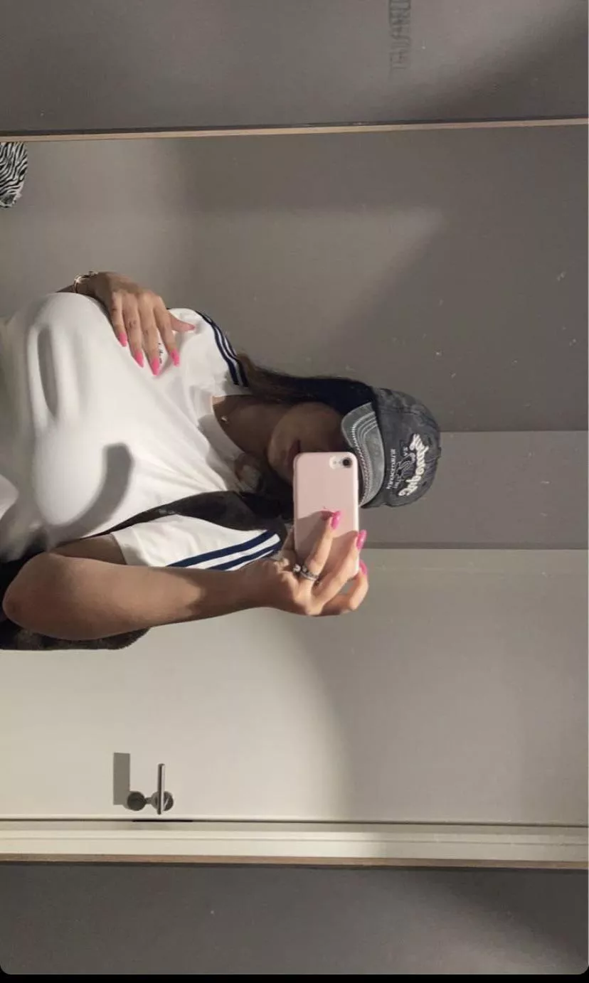 Changing room fits 🍈