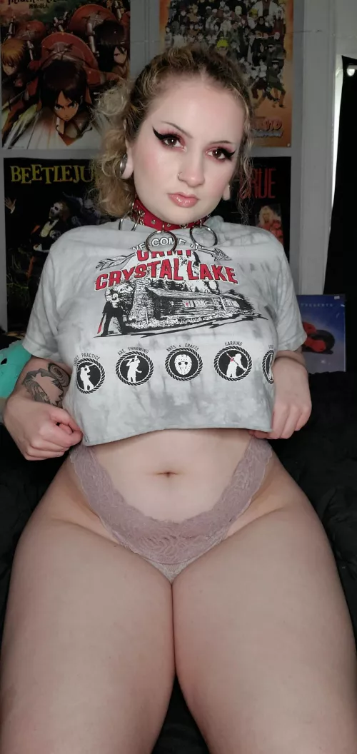 do you like curvy girls? 🖤