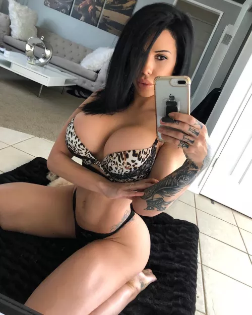 Do you like Latina bimbos