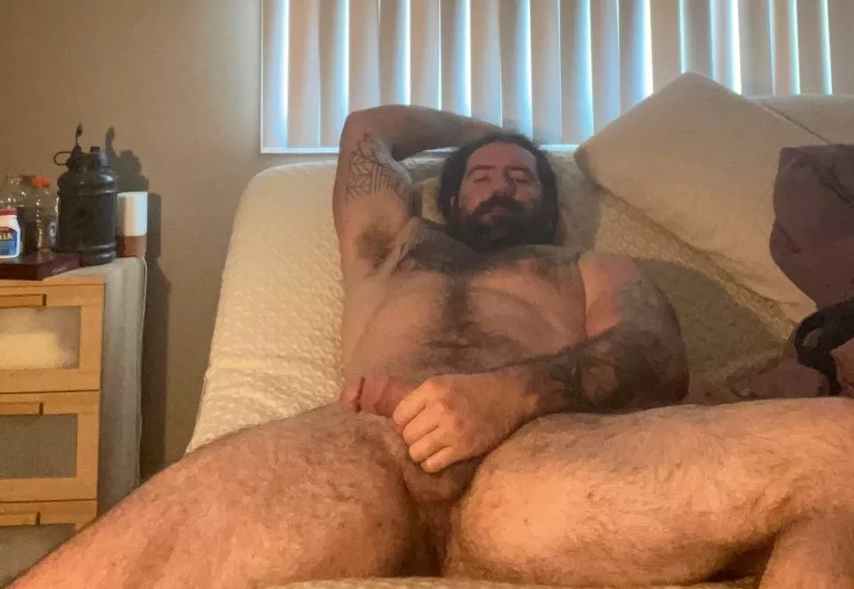 Does anyone want to cum serve their country?