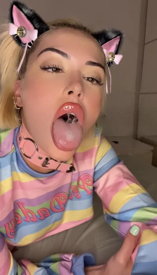 Drooling for you 🤤 visit me 😳