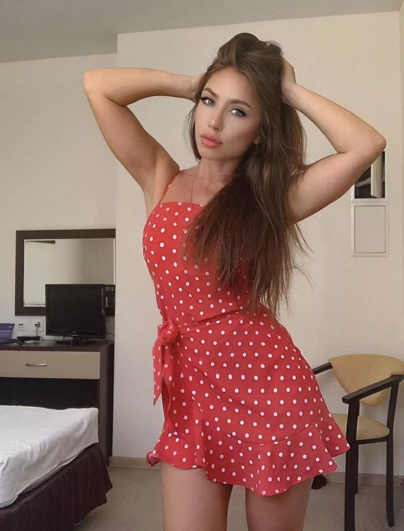 Elina (@elinaaa_3333) [Instagram]