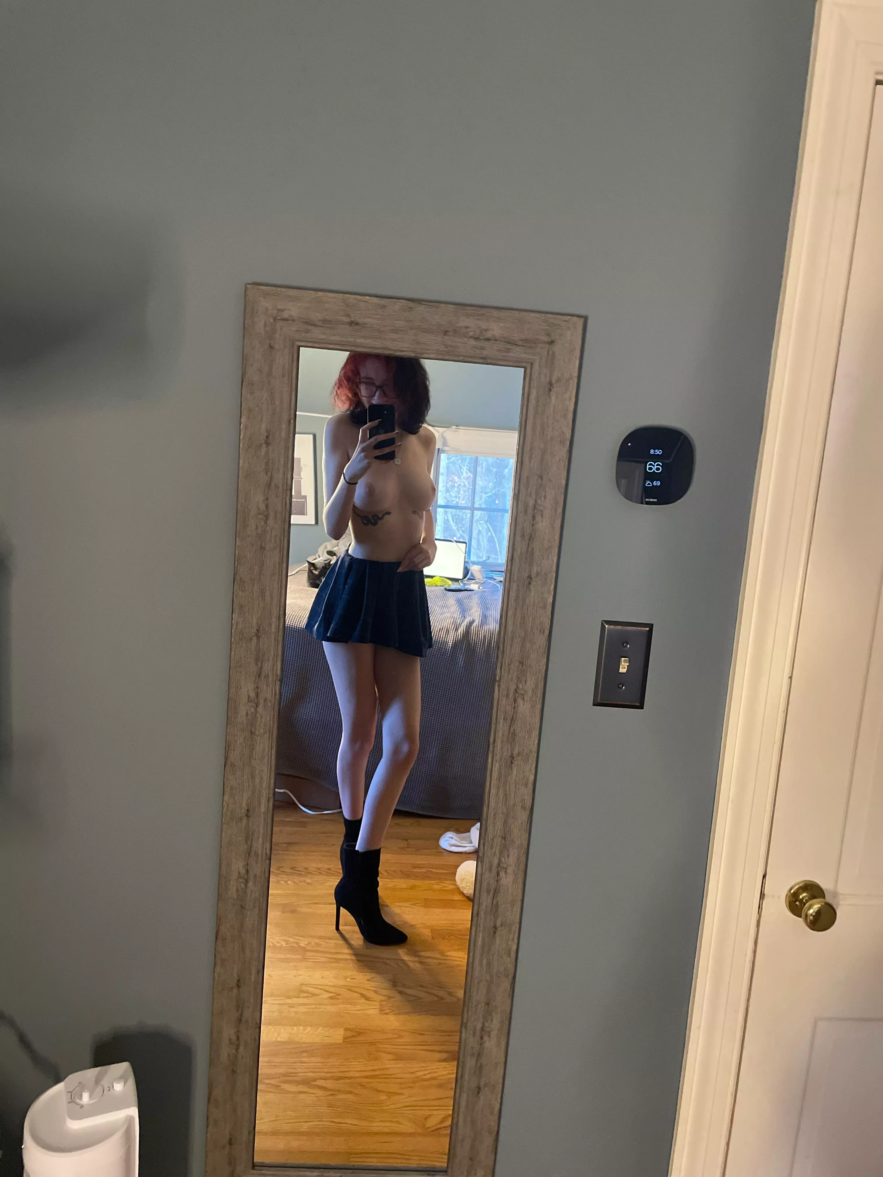 [f] mini skirt and 6’4 in heels