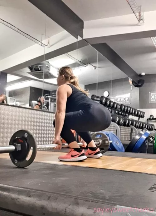 [f] working on that booty, what dya think?