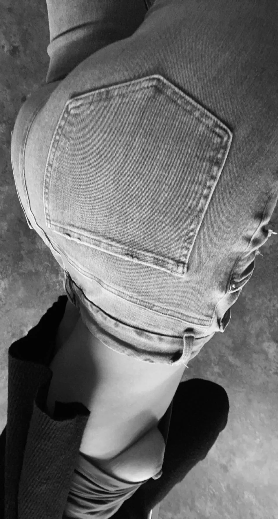 [F] working out has really been paying off 🍑