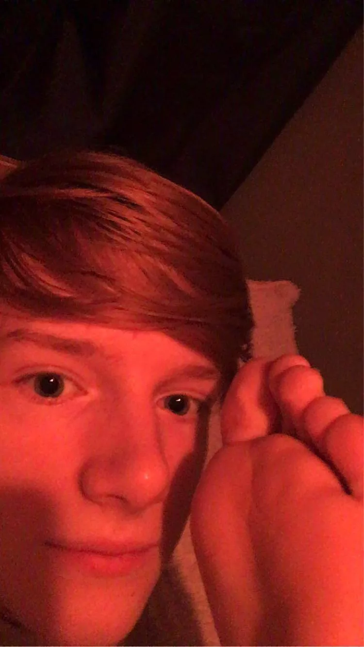 Face or feet.. where are you cumming?