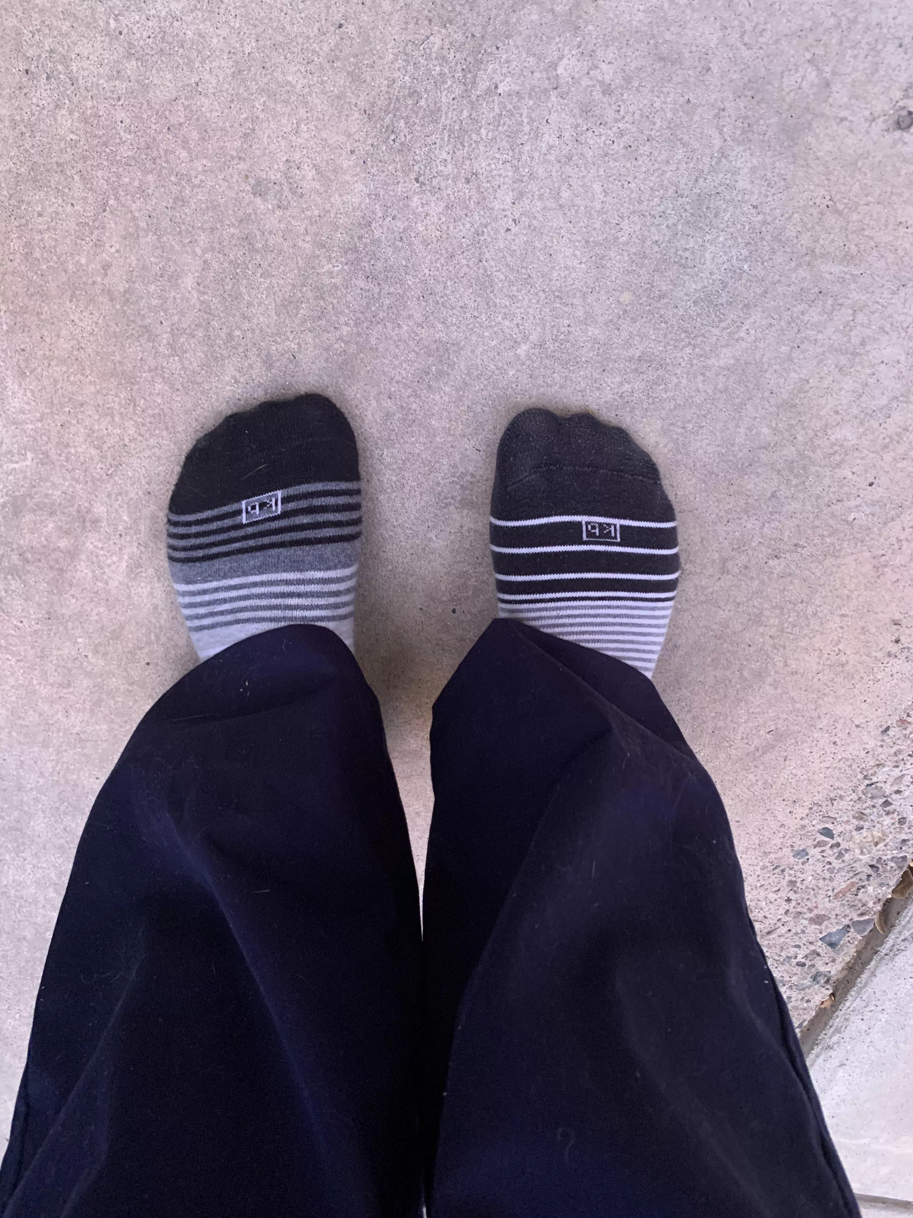 [female] Im so tired of working at the hospital that I mismatched my socks. How silly of me 🥺