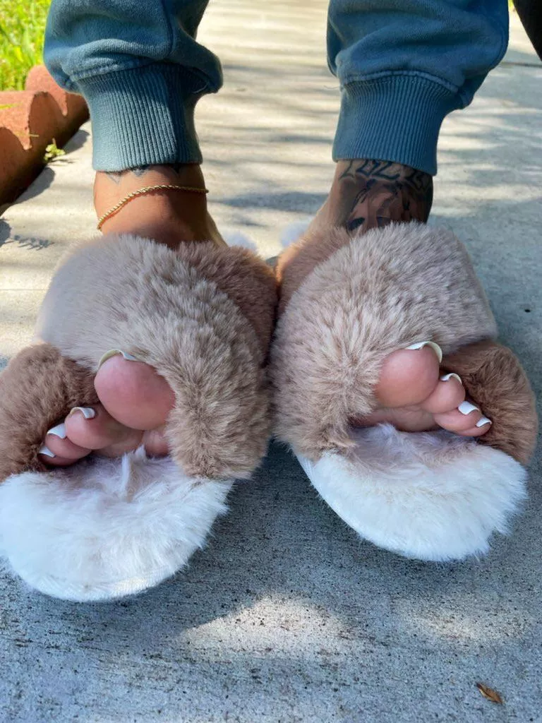Fluffy feet