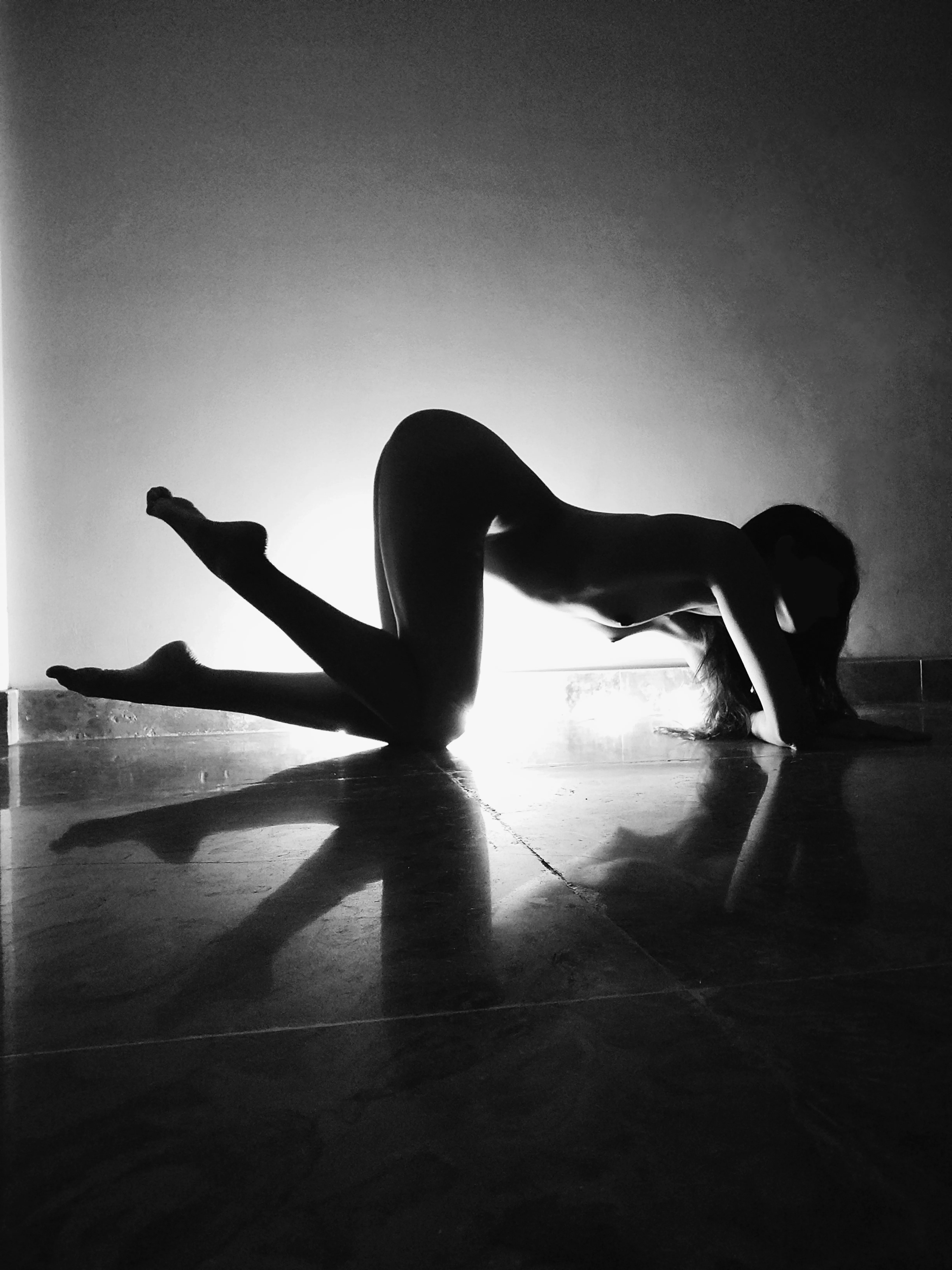 Getting the poses ready for some exclusive content 💌💦🍑