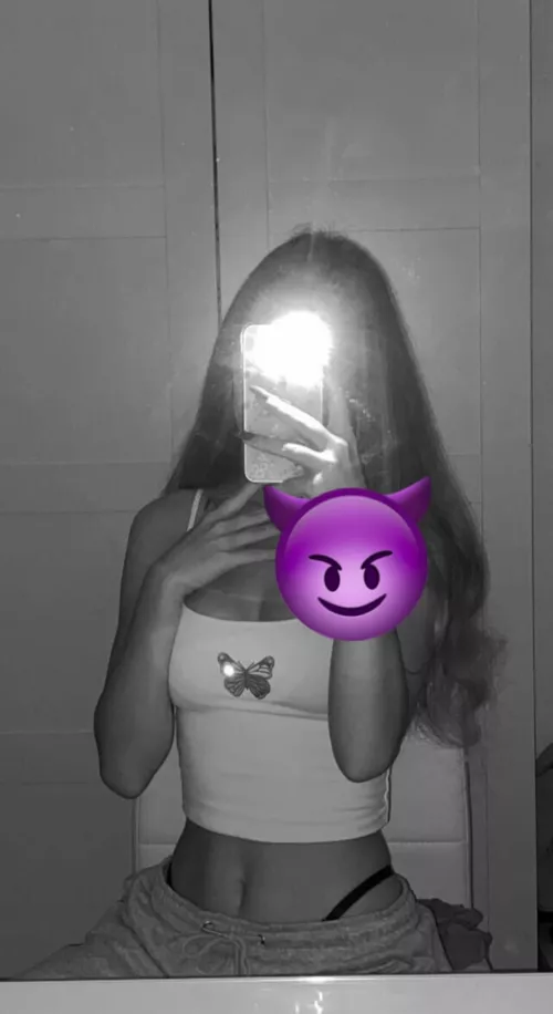 Gillar du min lilla kropp?😈