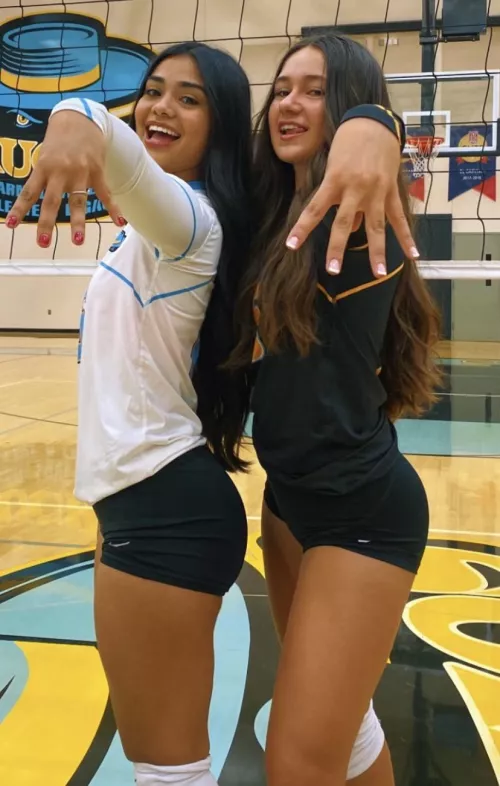 Girl in white, junior college 18 y/o Janelle Hida