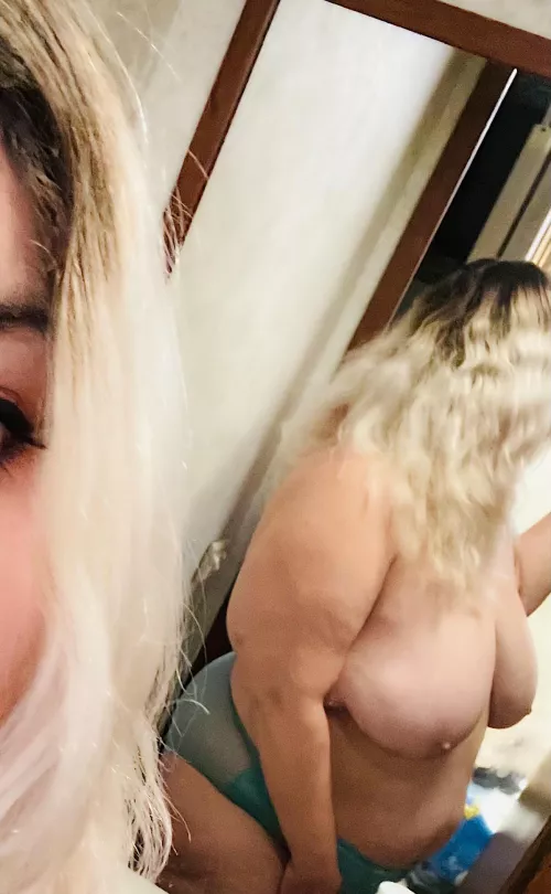 Good morning! 🥰 I’d like to have a seat on your face instead of my coffee this morning. 😇