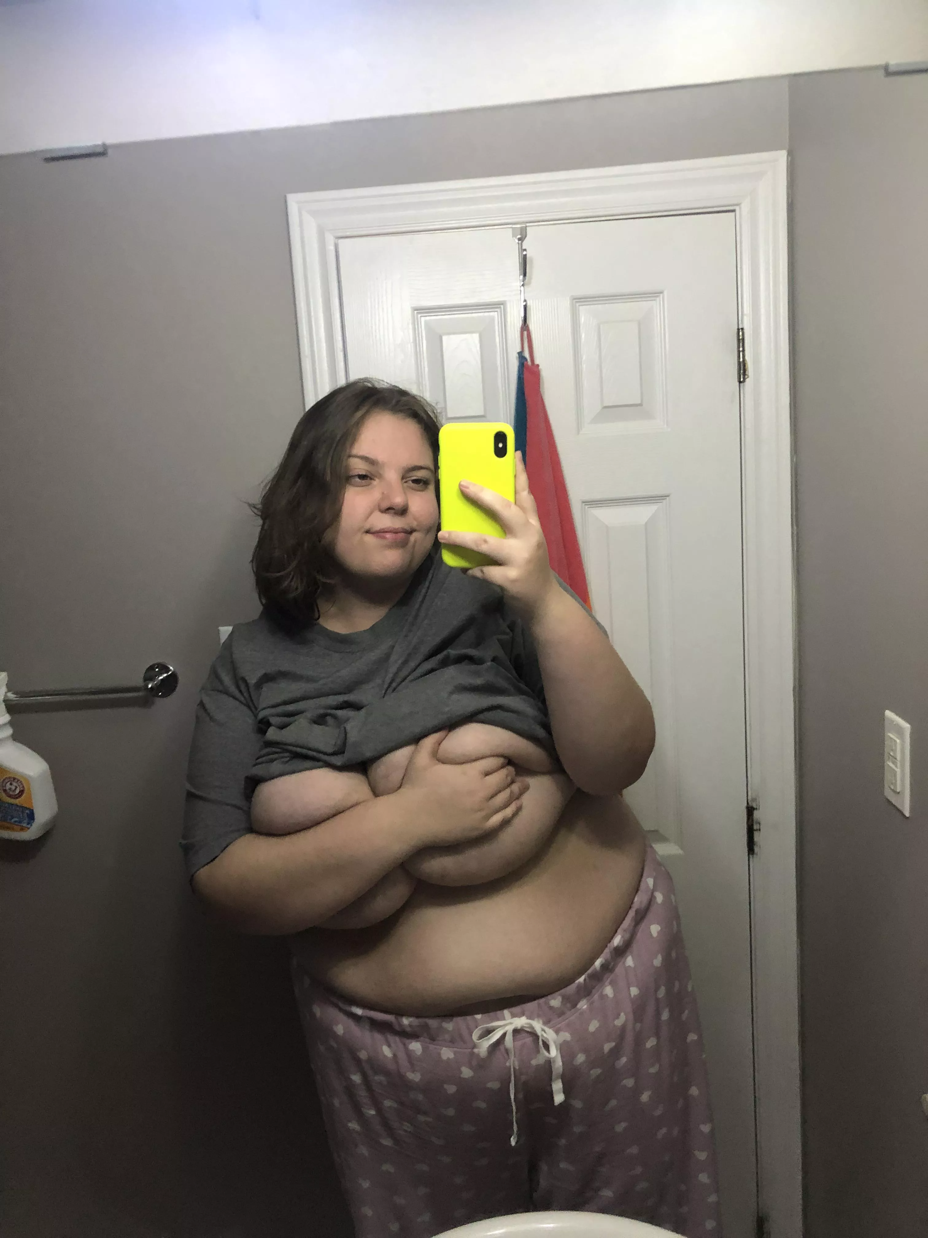 Happy titty Tuesday, how’s everyone’s NNN going ?