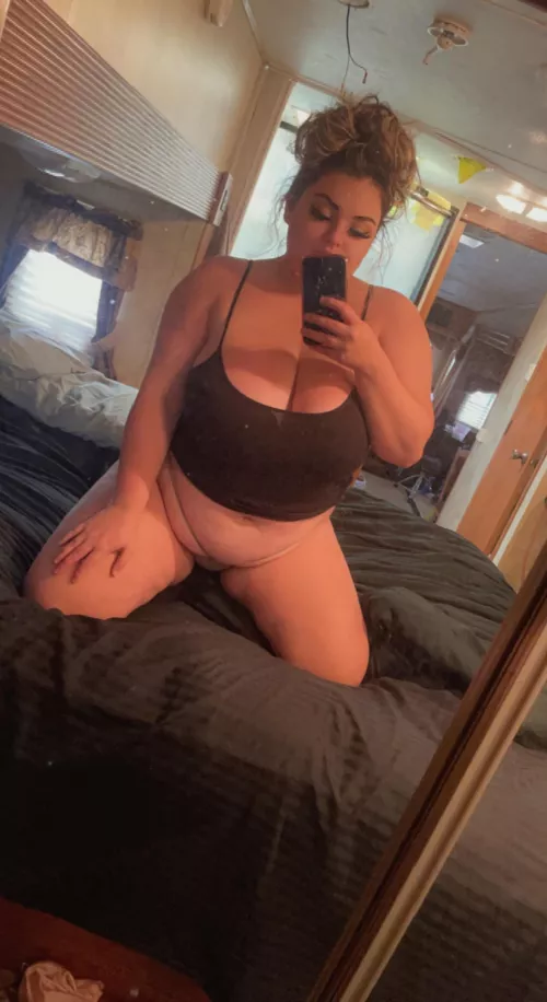 How I’m trying to be on your face😘