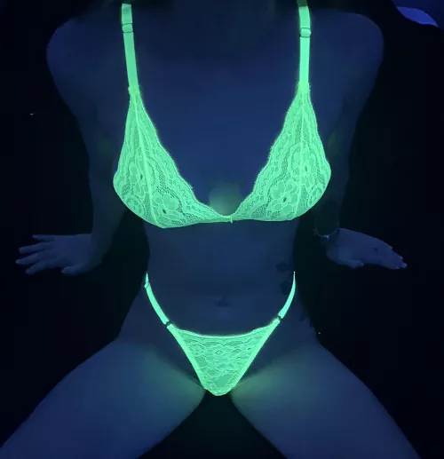 i want your fat cock in my tight little kitty 🤭