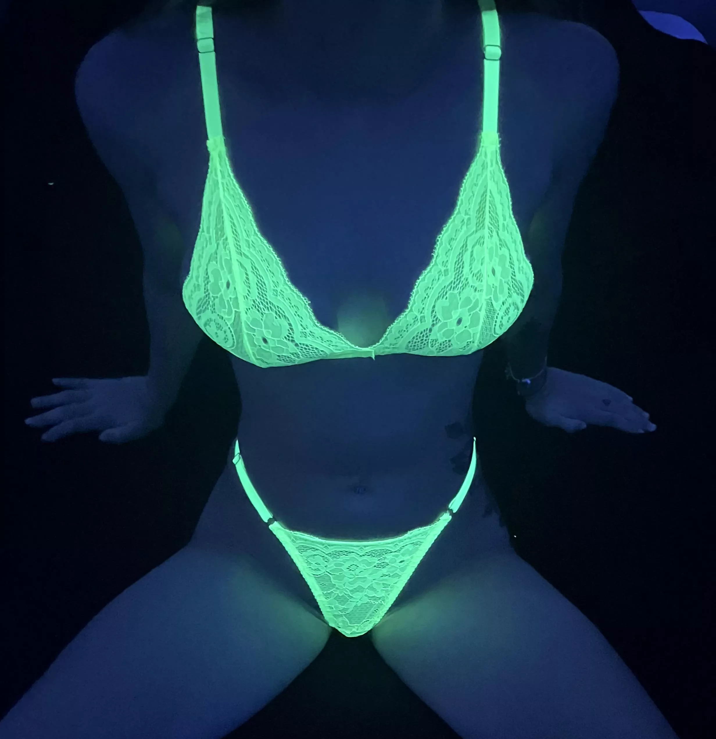 i want your fat cock in my tight little kitty 🤭