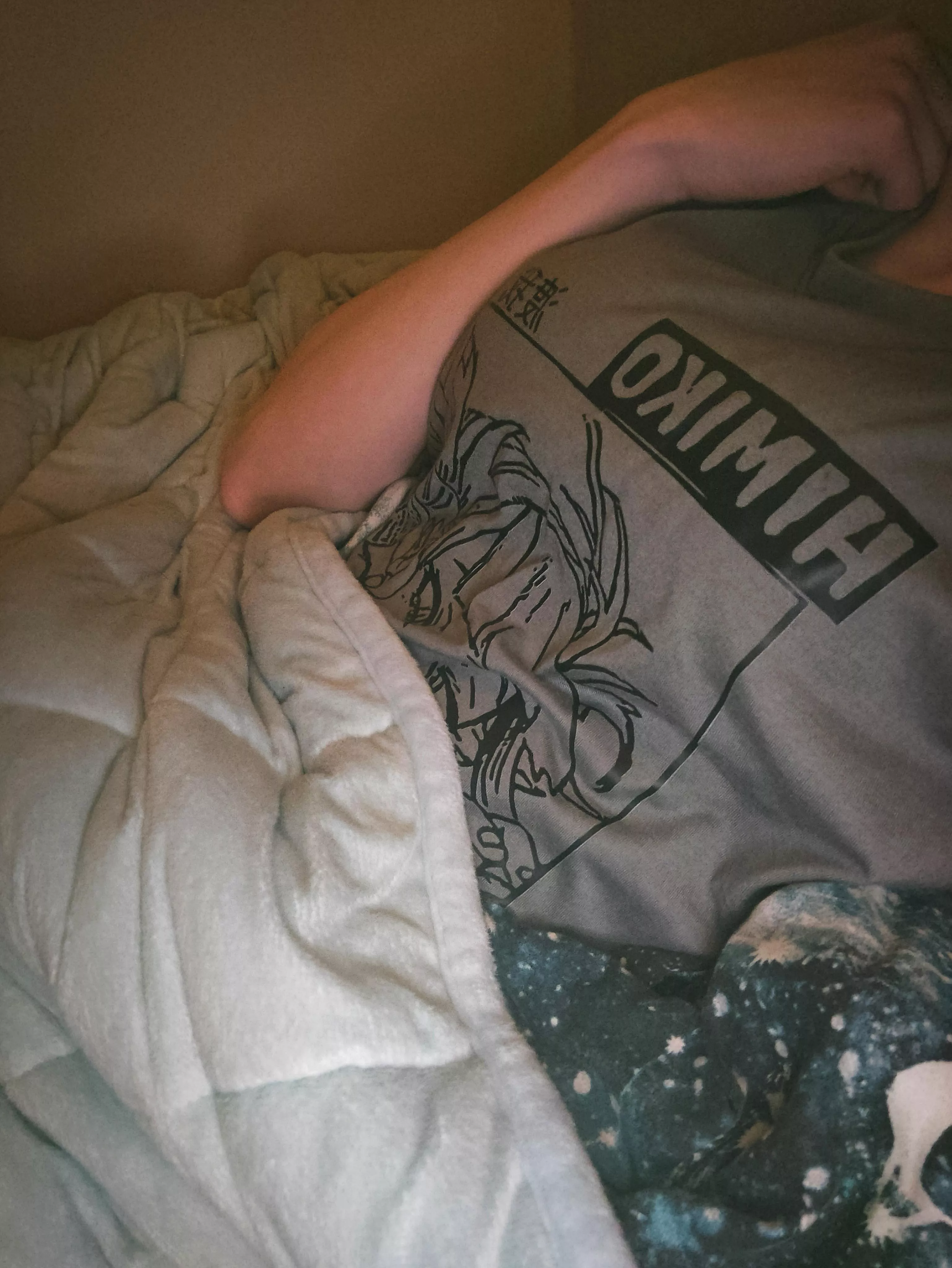 I wish I could be someone's pillow tonight 🥺