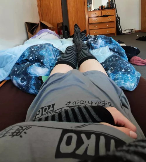 I wish I had another femboy to cuddle with 🥺