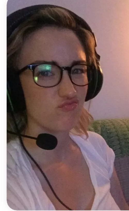 I'd do anything for her gamer tag.