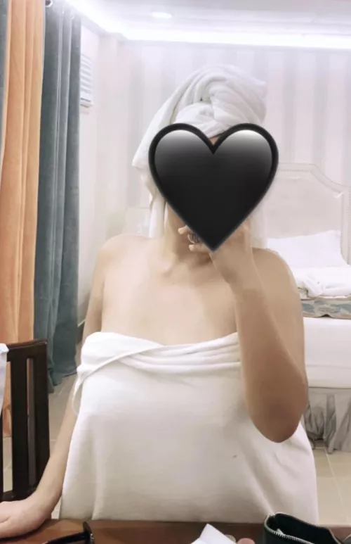 I'm a simple girl, I like bread and being bred [f]