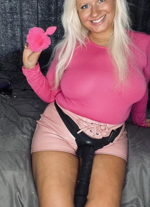 I’m gonna play with your ass all night long