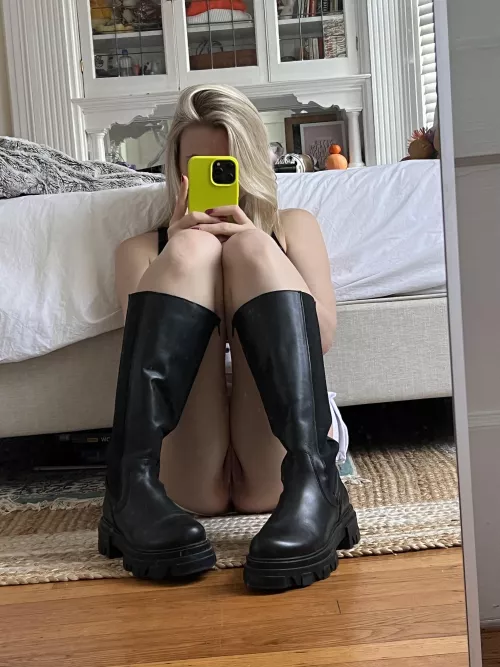 It's a short skirt, boots, and no panties kind of day