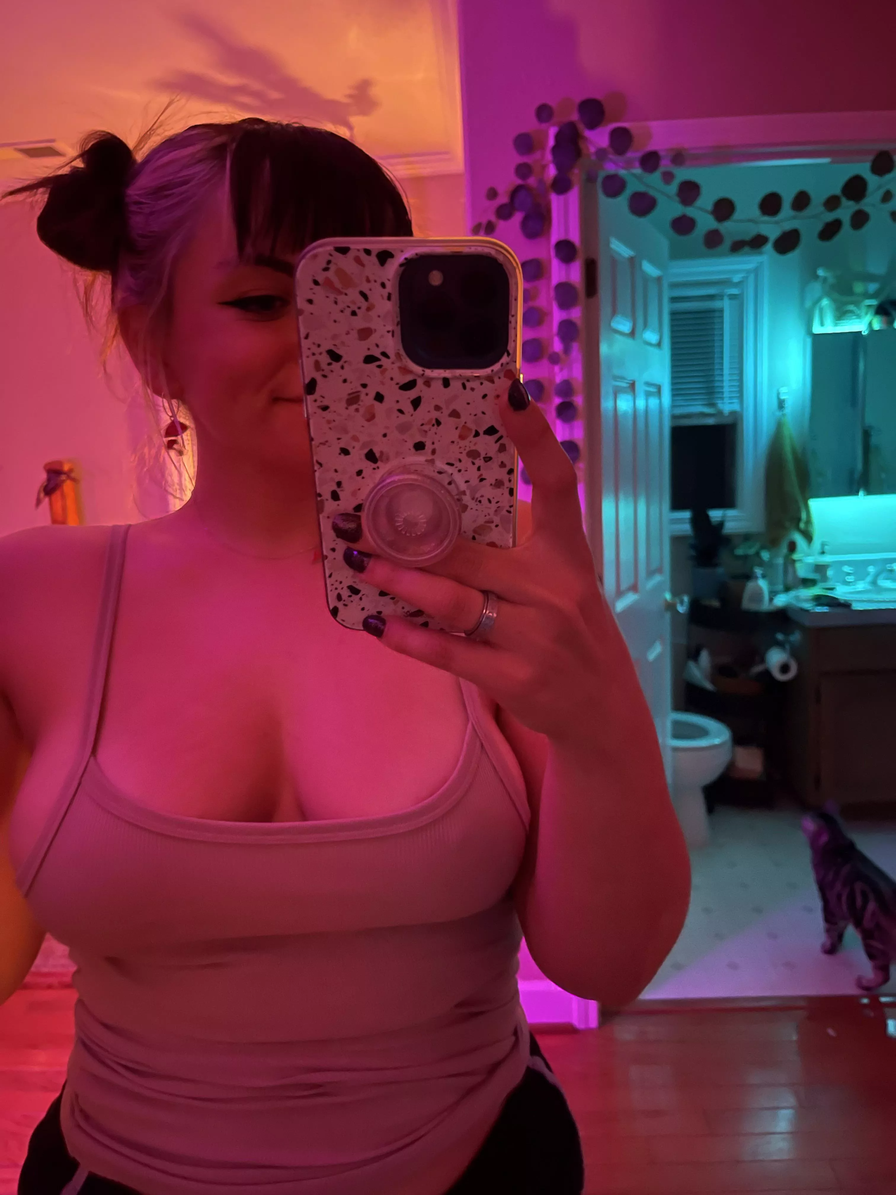 It’s raining! Somebody pinch m(y nipples, they’re hard)☁️💦