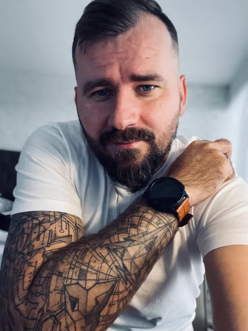 i’ve been asked sbout my tattoo…somhere is a bit more of it 🤓💪🏻