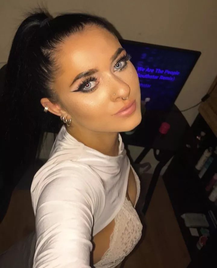 Joanne and her lacey bra