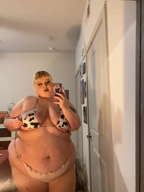 keep jacking it off. harder and faster until you cum to this pic 🤭