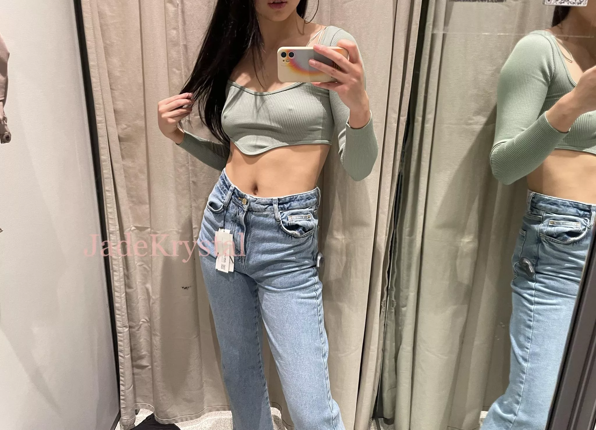 Let me try on some crop tops for you 🙈🙈🎀🍓