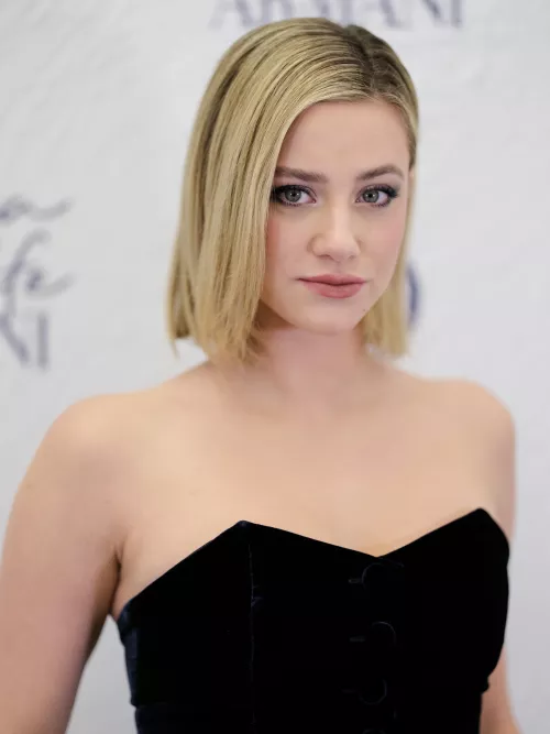 Lili Reinhart