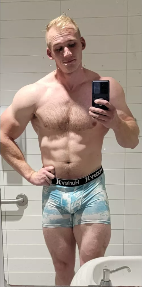 [m] don't mind the dirty mirror