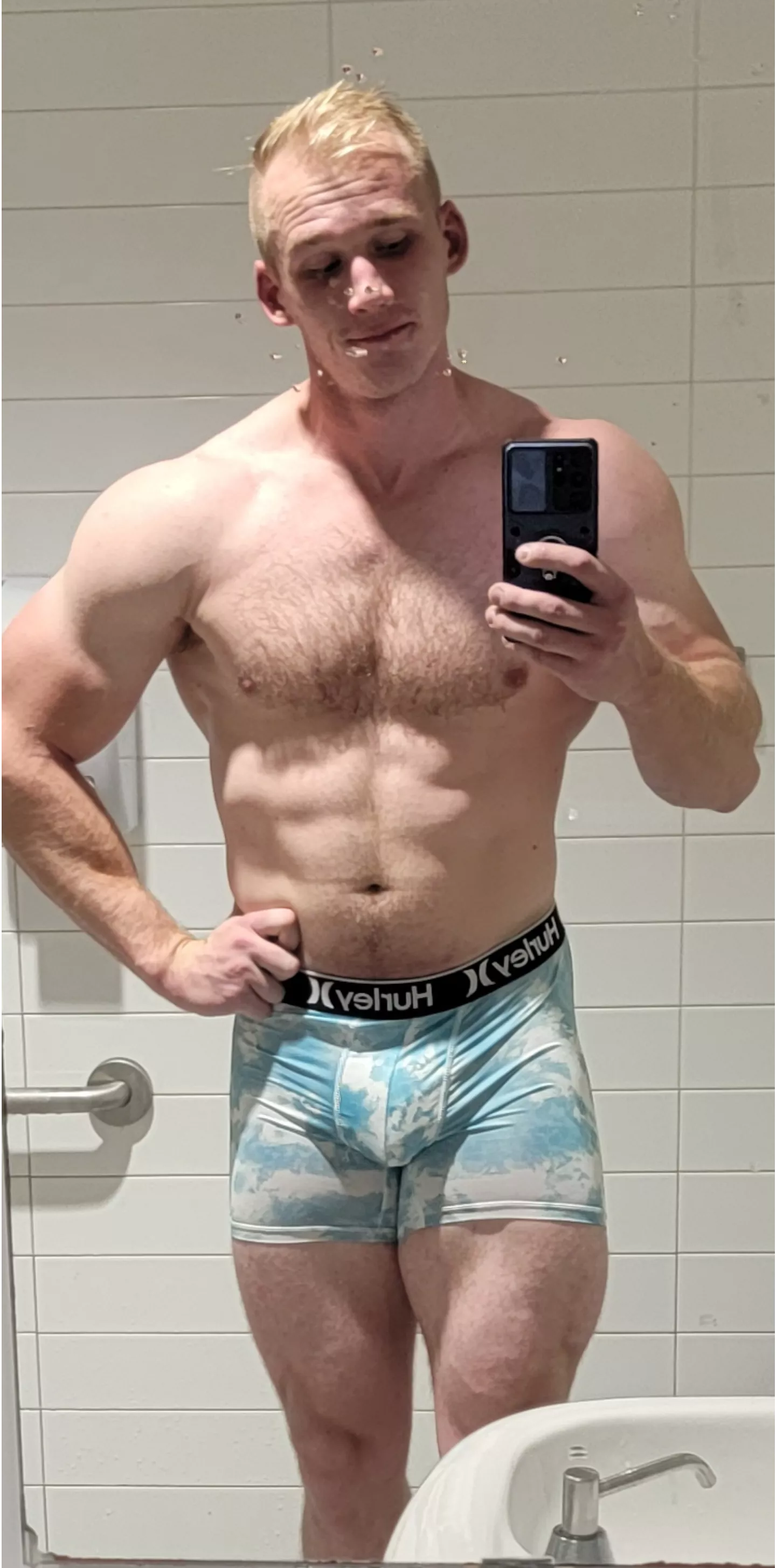 [m] don't mind the dirty mirror