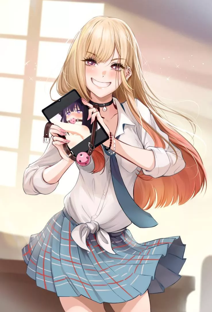 Marin wants to have a fully authentic cosplay