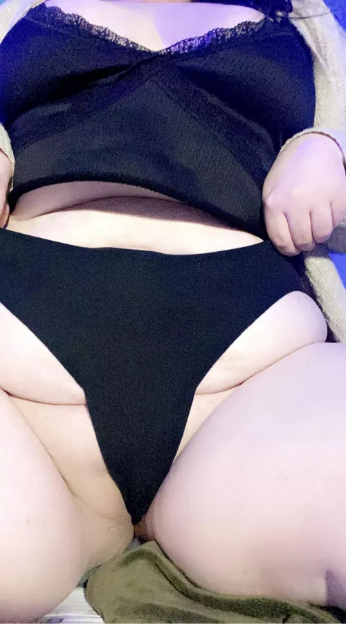 Mommy please lick me 🙈