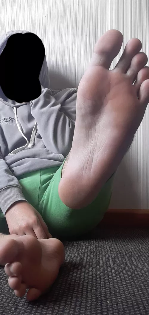 okay bro, I'll let you lick them 😏