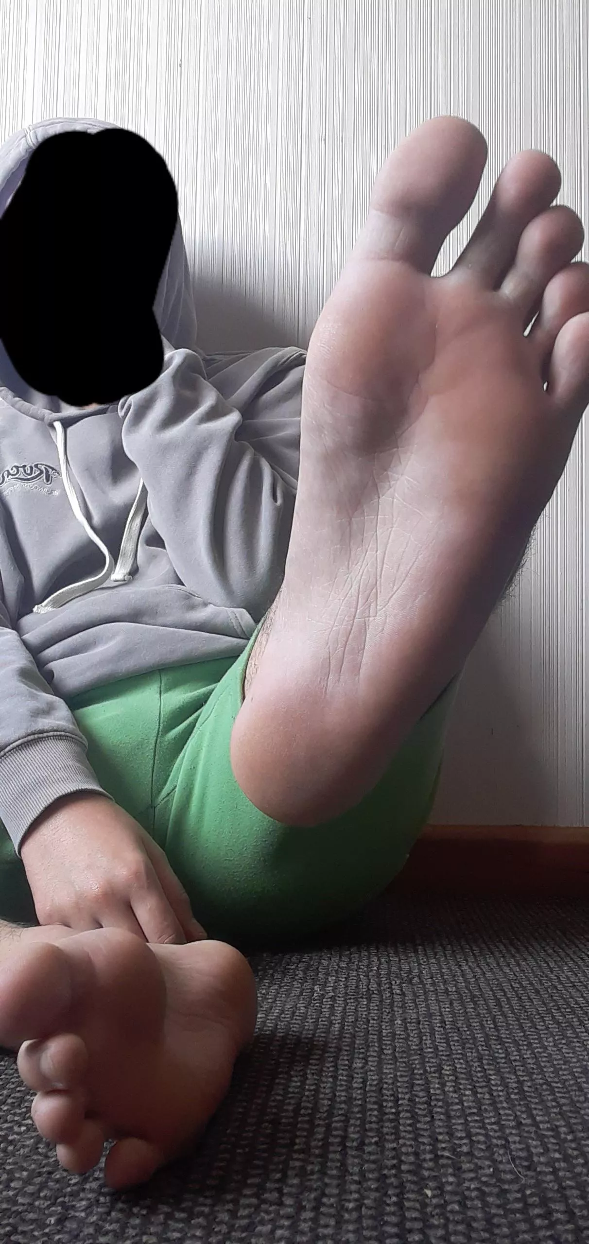 okay bro, I'll let you lick them 😏