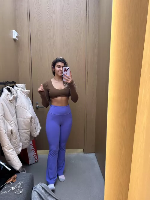 One of my favorite yoga pants in my collection 🥰