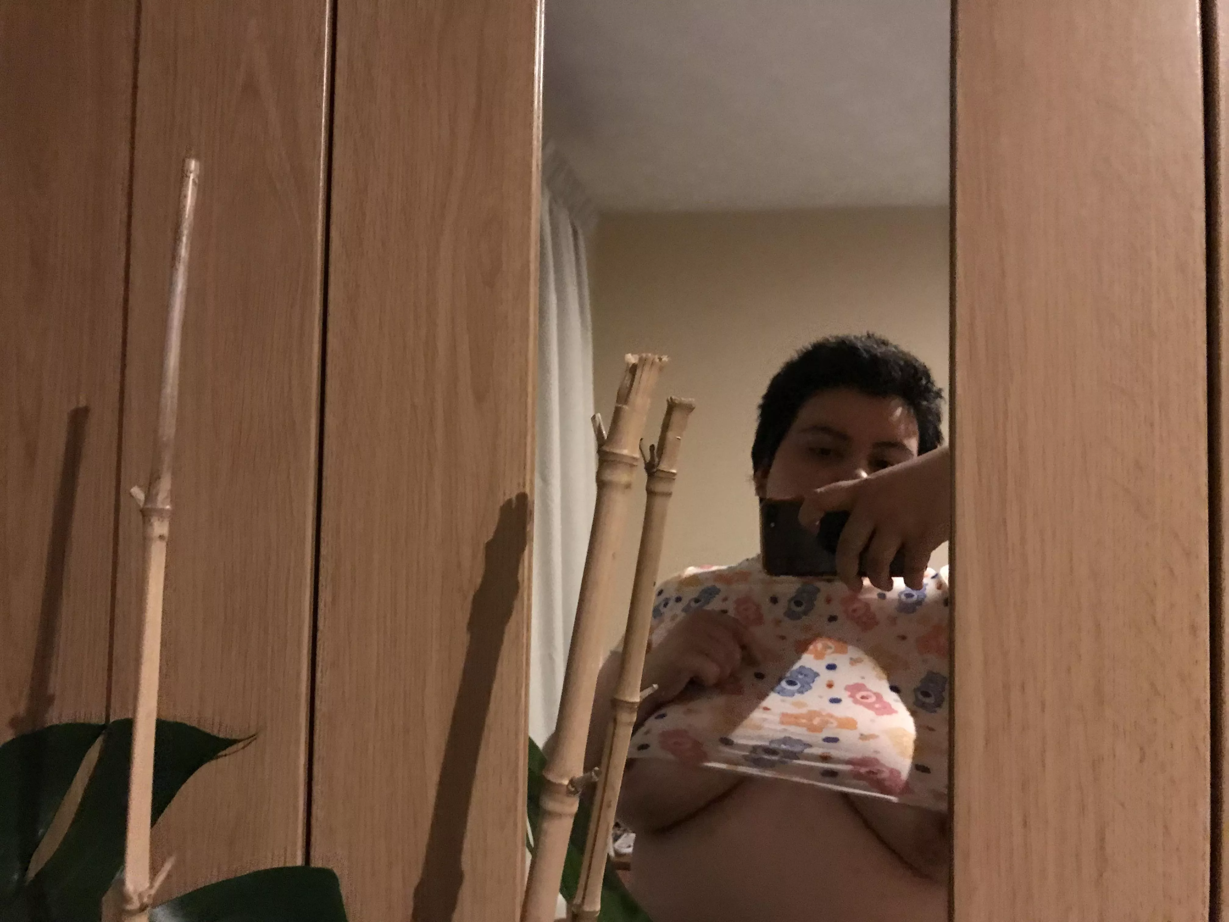 oops, this top’s a bit small on me!! 💗🌿🌸🧸 (he/they/fae)