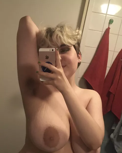 pretty boys get the prettiest tits 😘