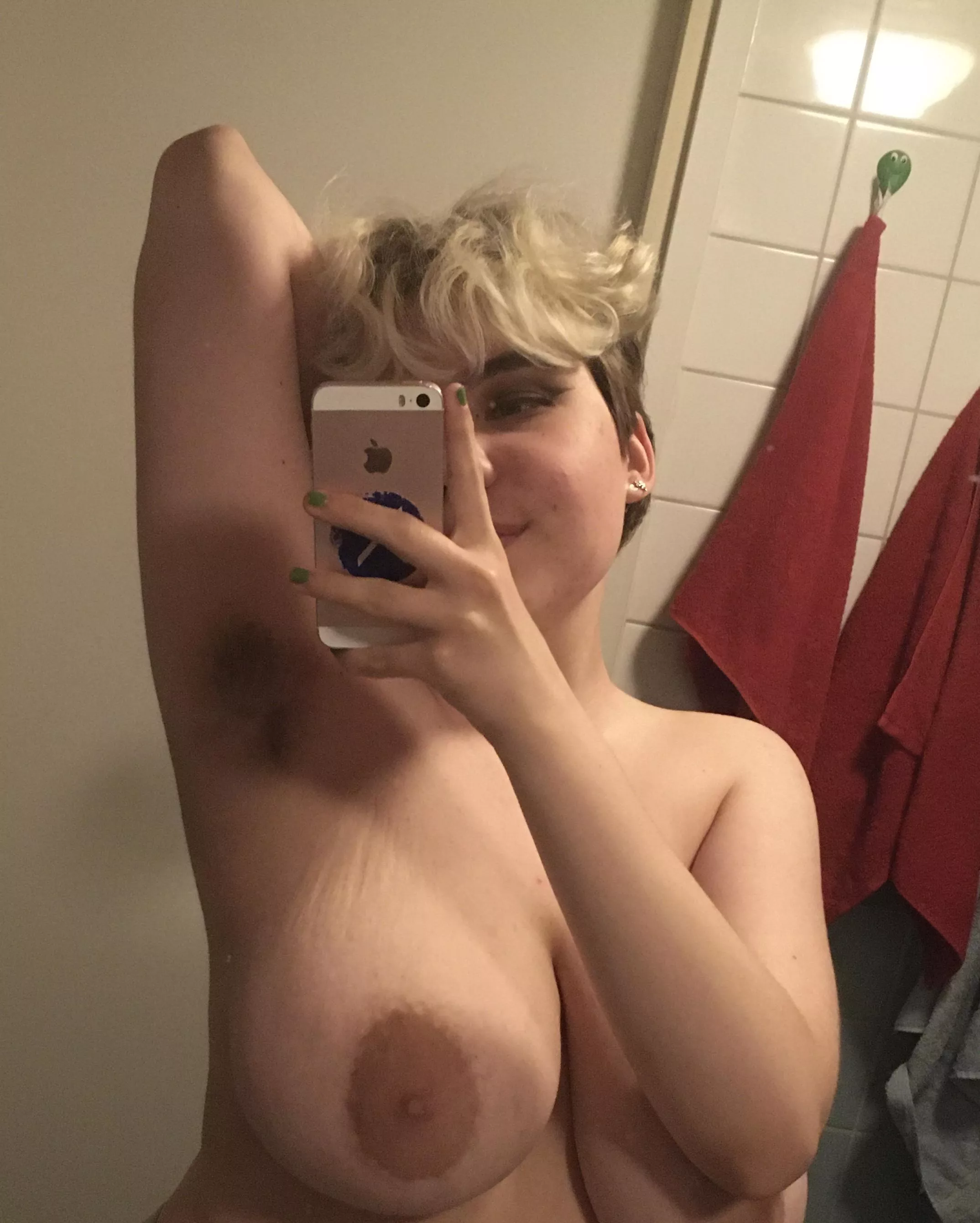 pretty boys get the prettiest tits 😘