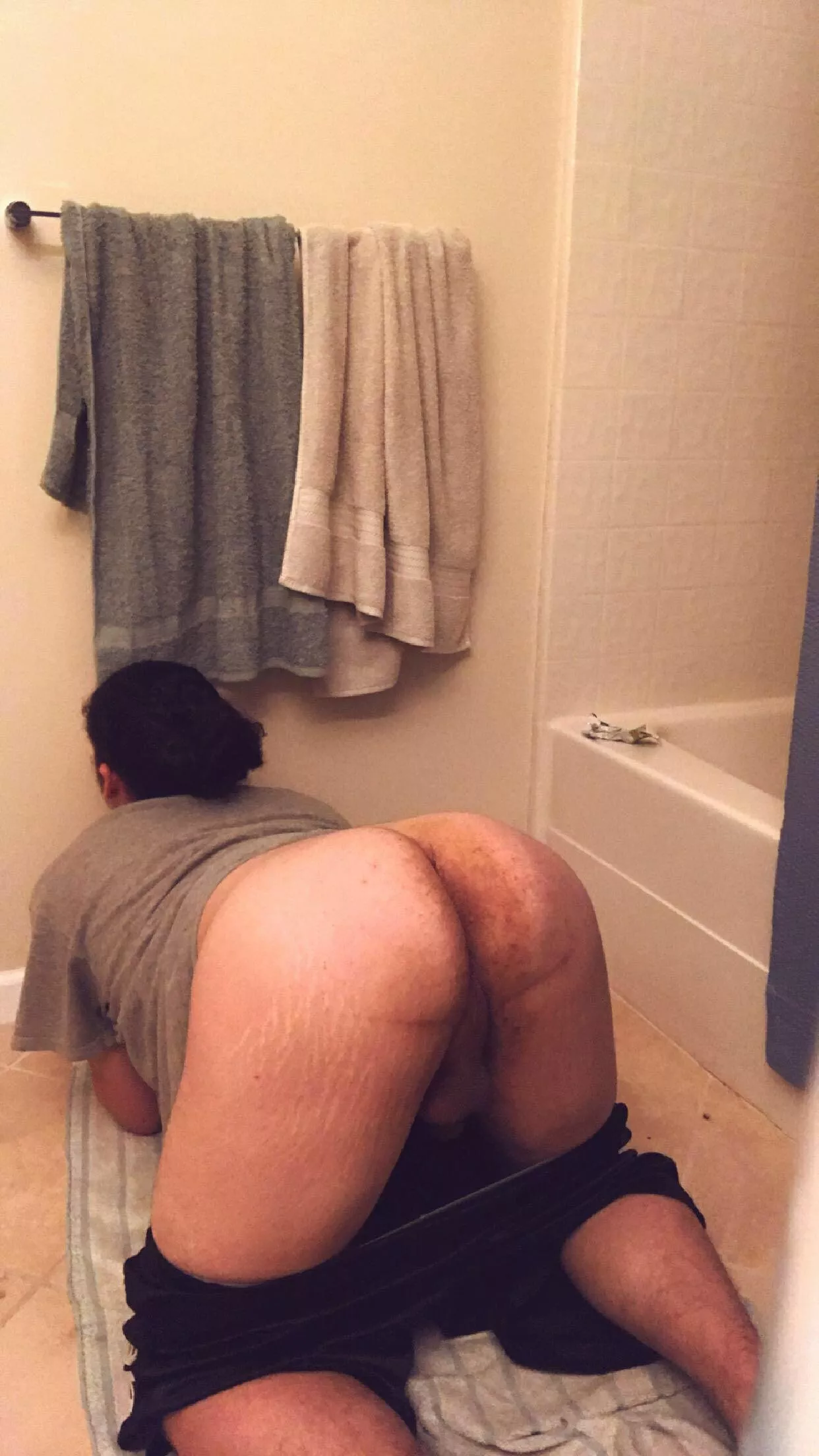 Pull my hair while you pound me 🍑