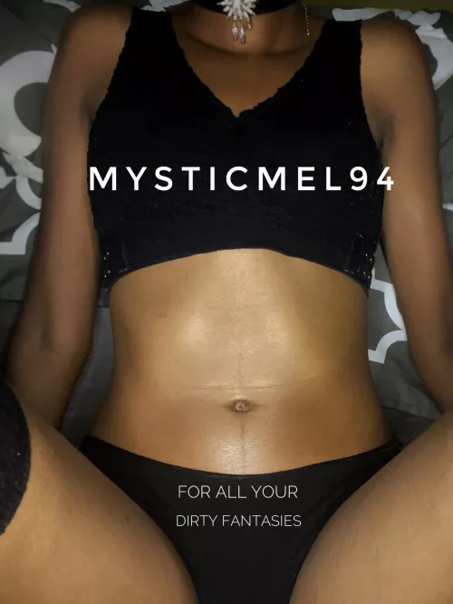 [selling] fullbacks, thongs and gstrings! Ive also got socks and pantyhose. 👙 digital content is available too! 📸 my full menu can be found on my profile! DM’s open, darling 😘💖