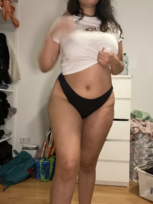 sometimes i wonder i[f] my study group wonders what’s underneath my clothes 😅