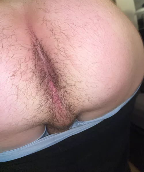 sweaty hole after my leg workout 😮‍💨