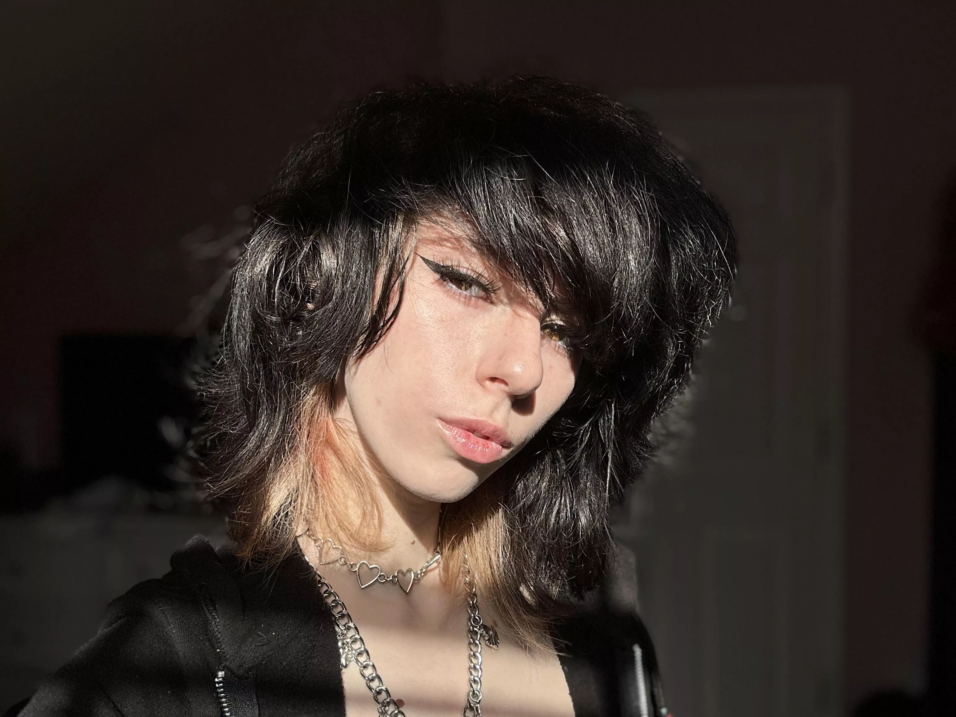 The lighting in my room atm is *chefs kiss*