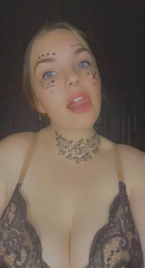 They call me a blessing 🙏🏻 and a curse 😈