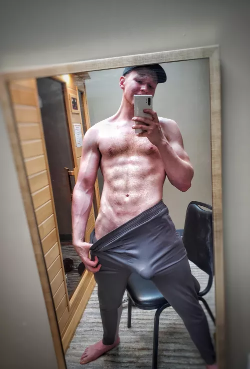 Thick Dick in Gray sweats season 😈