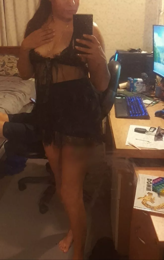 Too sexy for one man to handle, who wouldnt want to share her